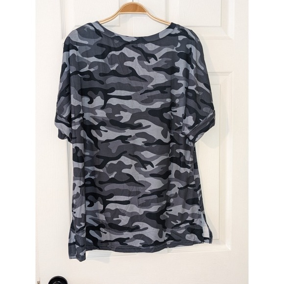 Camo V-Neck T-Shirt Casual Short Sleeve Top Camouflage Print Tee  Large NWT - Picture 3 of 9